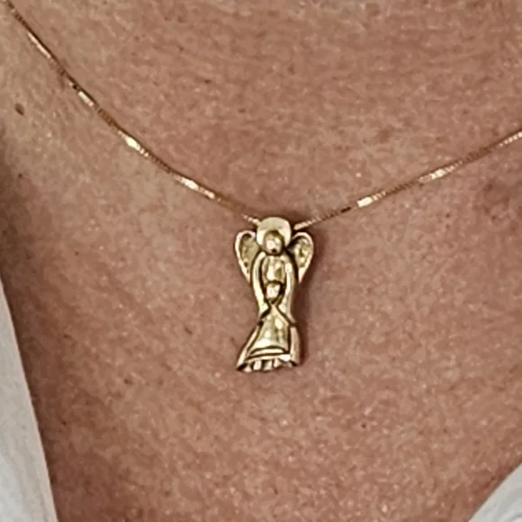 Elegant 14k Solid Yellow Gold Angel Pendant - Picture 2 of 5